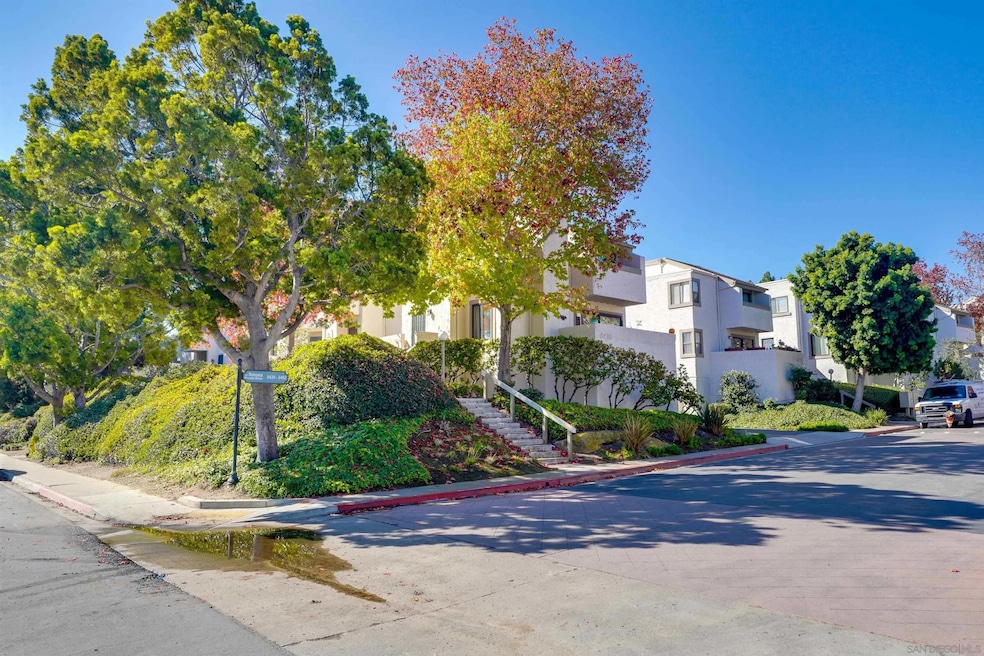 8430 Via Sonoma unit 49, La Jolla, CA 92037 - photo 1