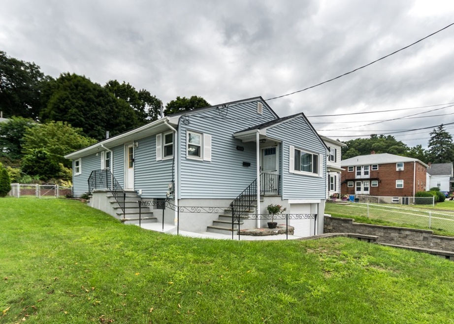 1110 Main St, Waltham, MA 02451 - photo 1