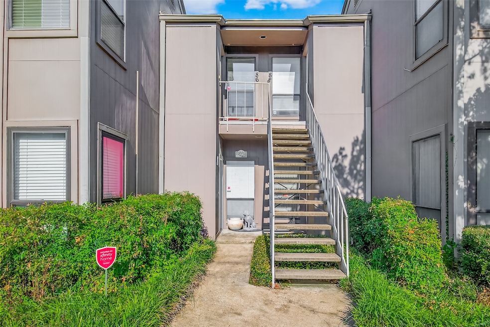 1201 Bering Dr unit 86, Houston, TX 77057 - photo 1