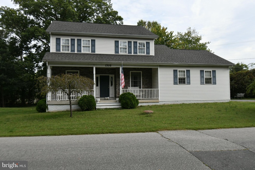 1705 Cliff Dr, Edgewater, MD 21037 - photo 1