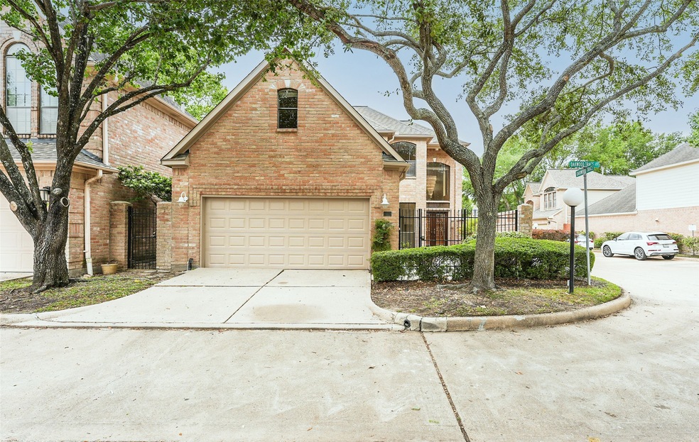 6839 Oakwood Trace Ct, Houston, TX 77040 - photo 1
