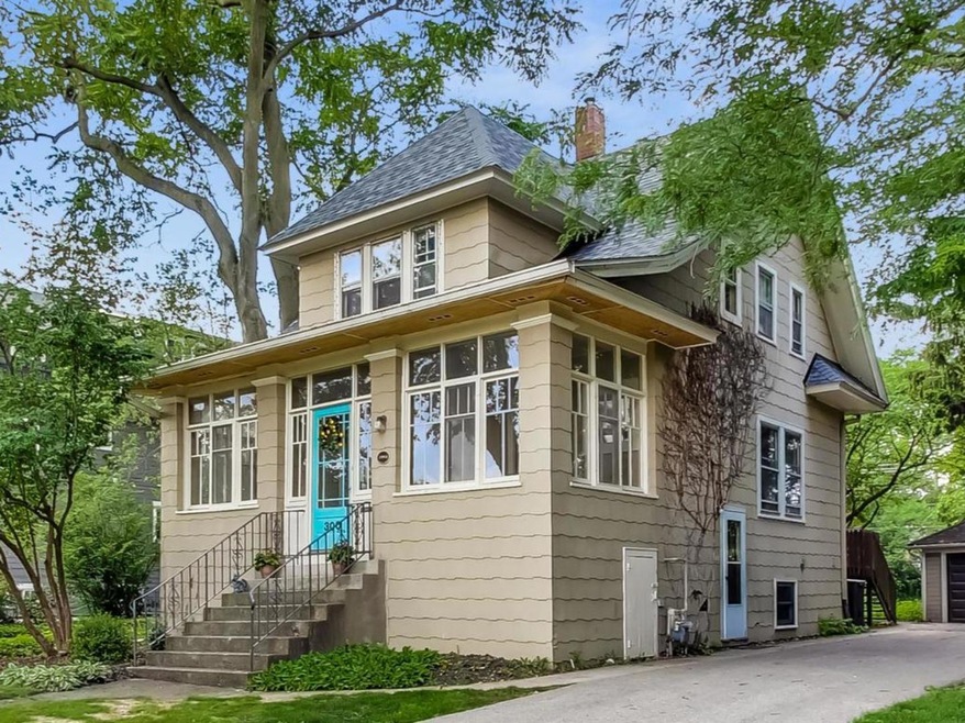 300 N Maple Ave, Elmhurst, IL 60126 - photo 1