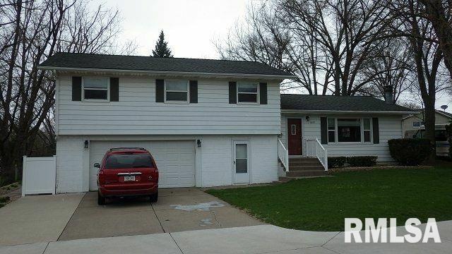 1622 Middle Rd, Bettendorf, IA 52722 - photo 1