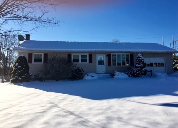 4 Plantation Cir, Greenfield, MA 01301 - photo 1