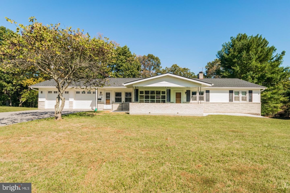 1244 Three Run Rd, Bunker Hill, WV 25413 - photo 1