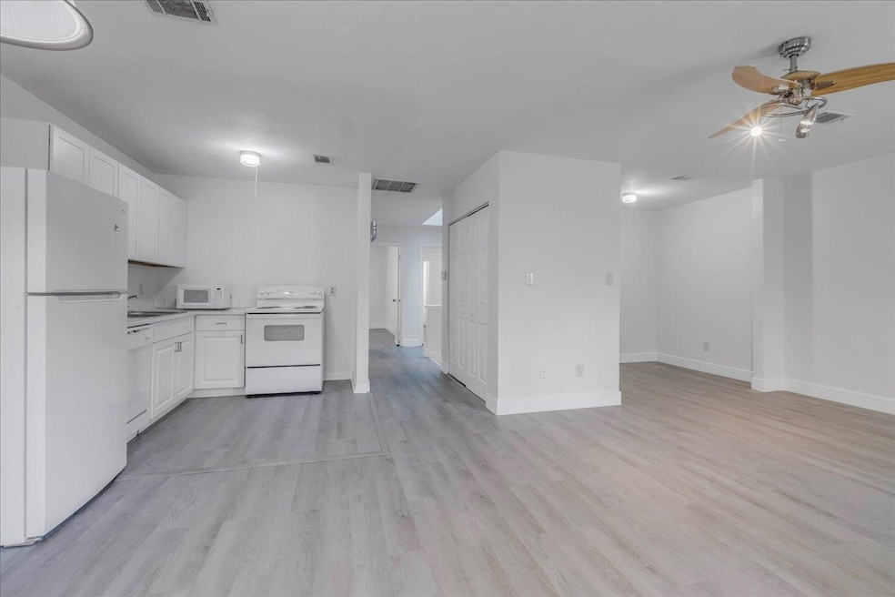 1317 Airport Dr unit F12, Tallahassee, FL 32304 - photo 1