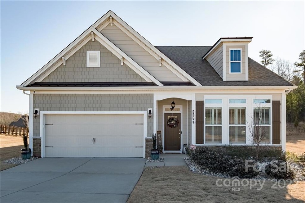 208 Hunters Hill Dr, Statesville, NC 28677 - photo 1