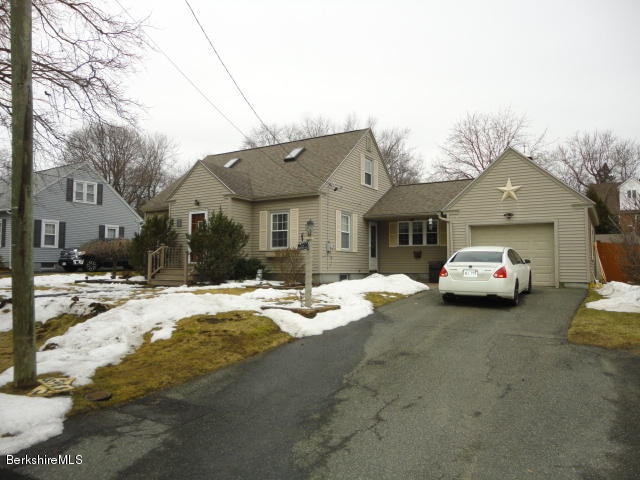 139 Connecticut Ave, Pittsfield, MA 01201 - photo 1