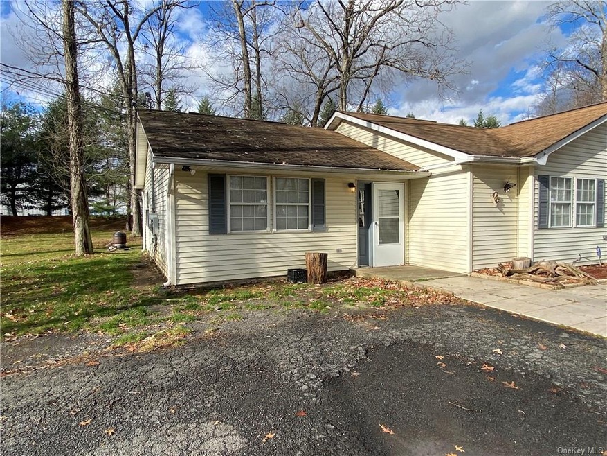 131 Fletcher Dr N unit 2, Newburgh, NY 12550 - photo 1