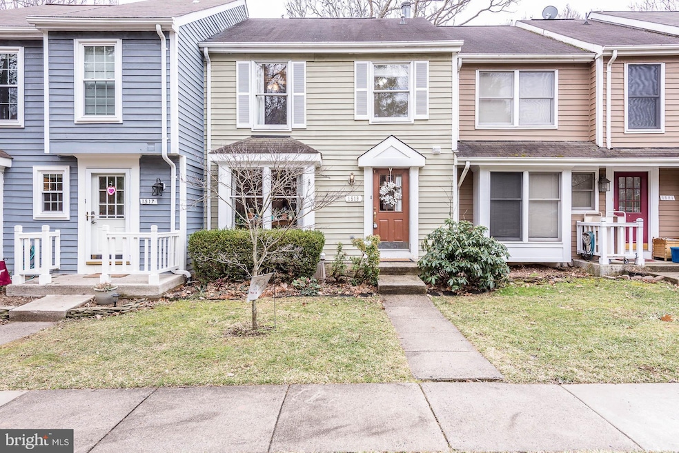 1519 Twisted Oak Dr, Reston, VA 20194 - photo 1