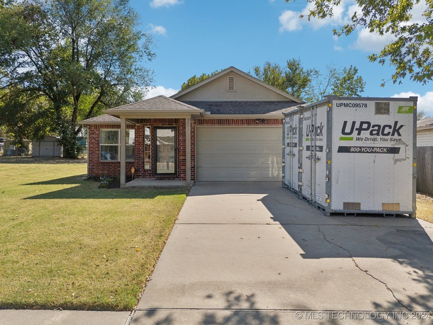 201 E Greeley St, Broken Arrow, OK 74012 - photo 1