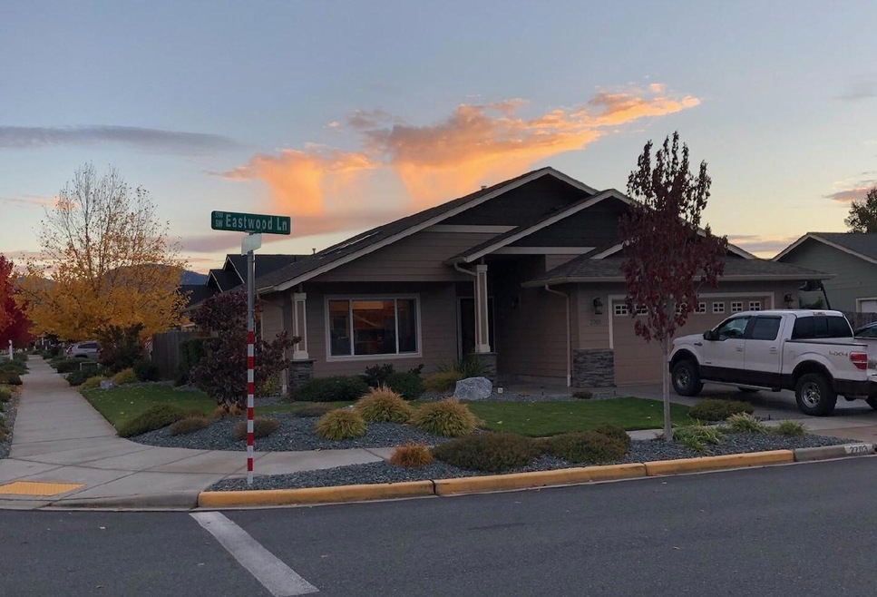 2703 SW Eastwood Ln, Grants Pass, OR 97527 - photo 1