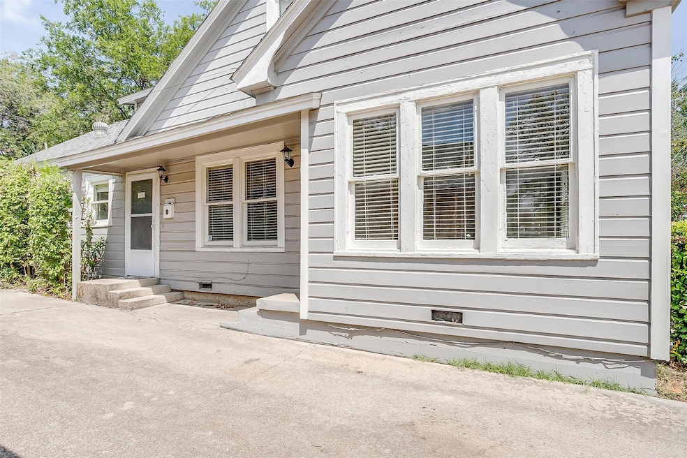 3140 Rogers Ave unit 3142, Fort Worth, TX 76109 - photo 1