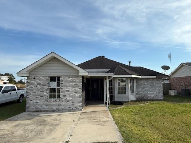 123 Wayne Ave, Houma, LA 70360 - photo 1