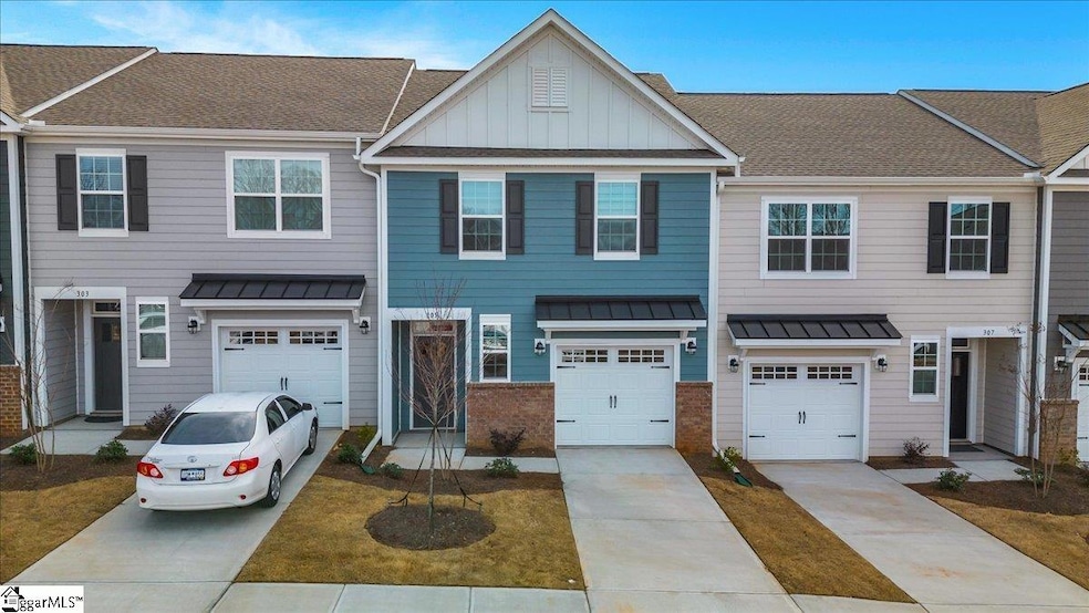 305 Billy Rd, Travelers Rest, SC 29690 - photo 1