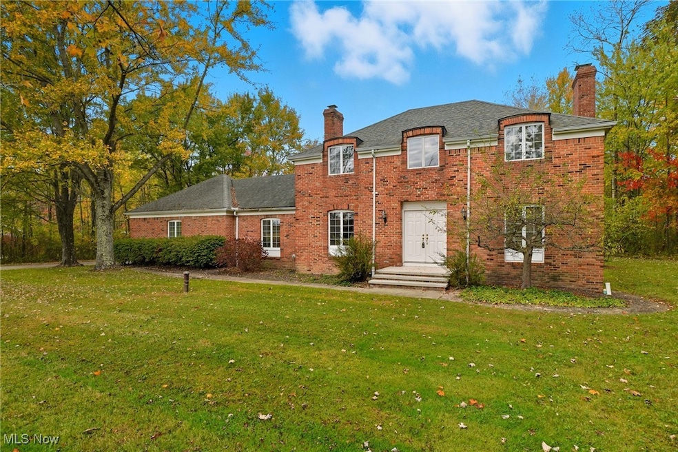 11710 Butternut Rd, Chardon, OH 44024 - photo 1