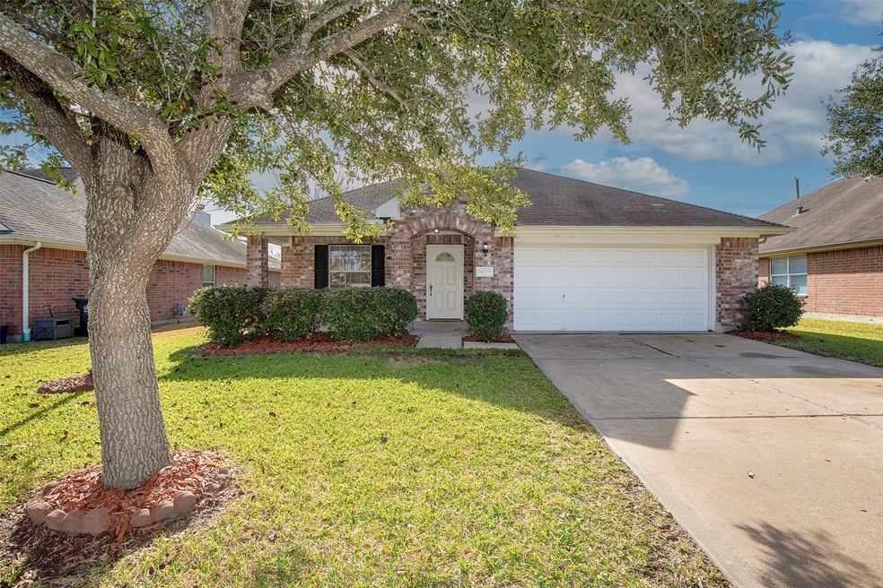 5008 Blanco Dr, Pearland, TX 77584 - photo 1