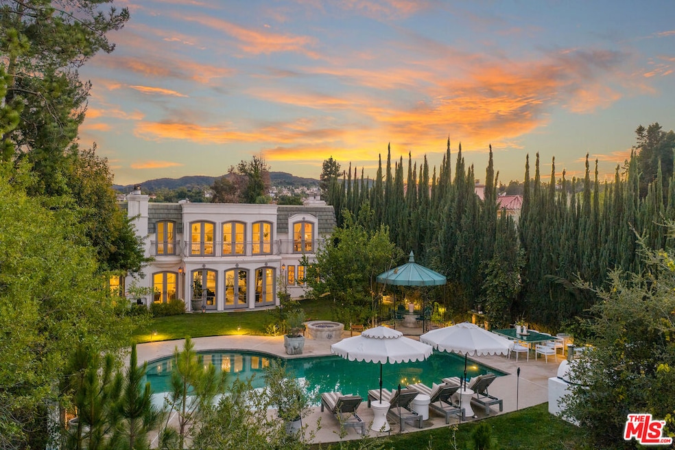 18875 Pasadero Dr, Tarzana, CA 91356 - photo 1