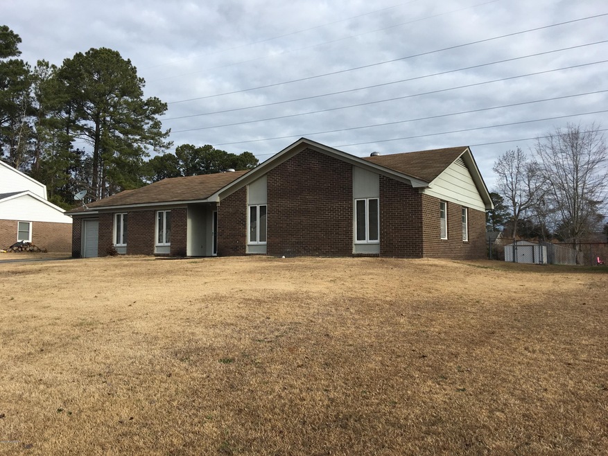 407 Greenbriar Dr, Jacksonville, NC 28546 - photo 1