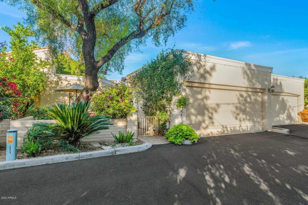 903 W Glendale Ave-large-001-025-903 W G