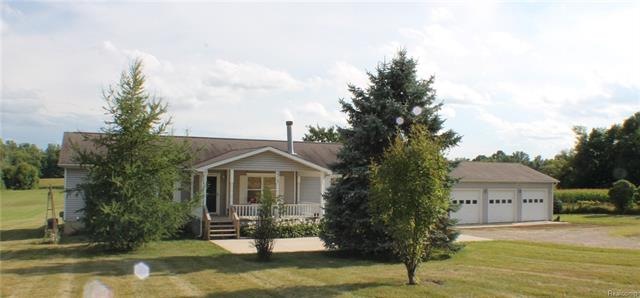 Home on 3.5 Acres!