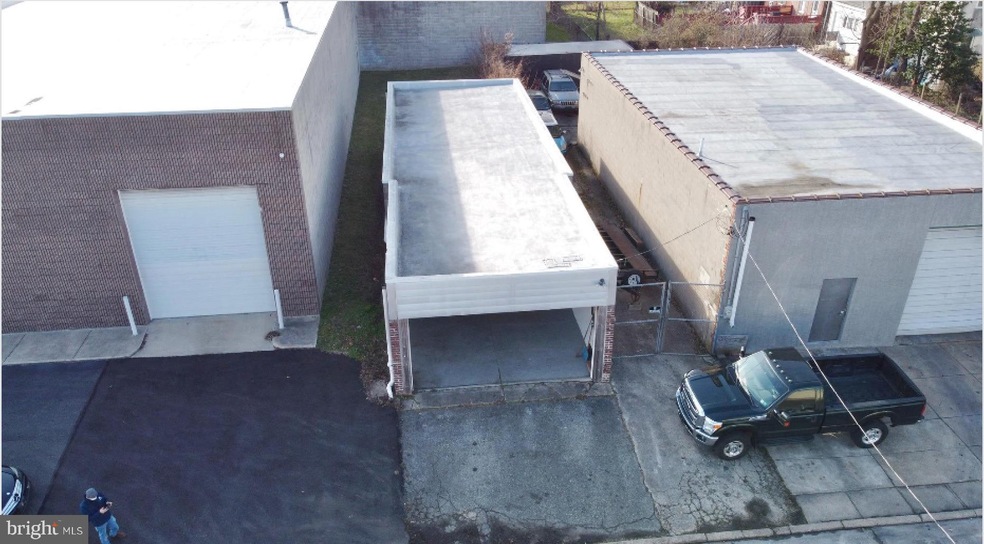 10 Wolfenden Ave, Collingdale, PA 19023 - photo 1