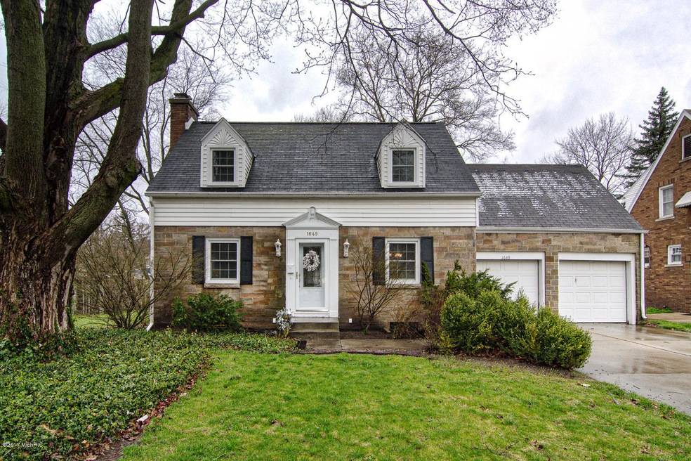 1649 Broadway Niles MI 49120-large-001-1