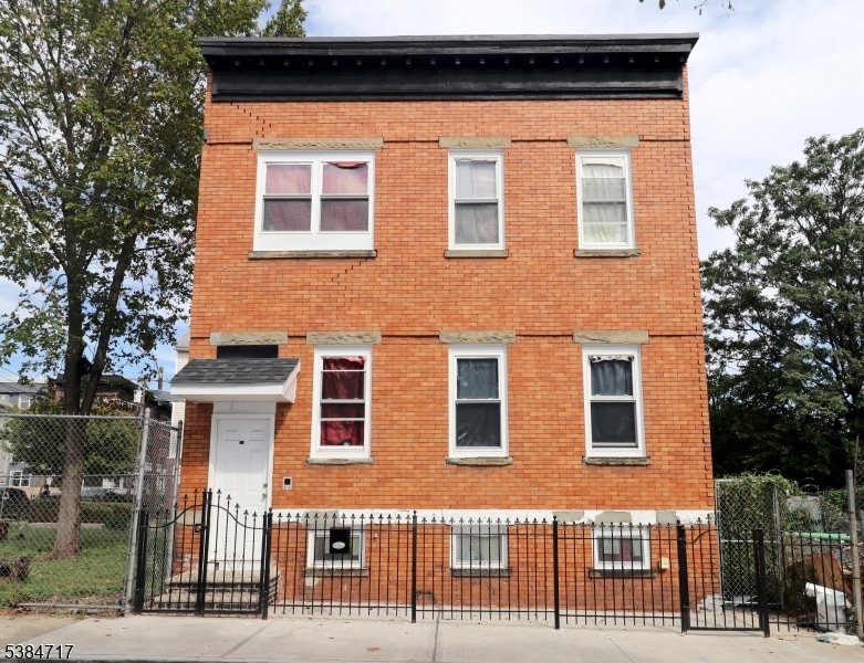 24 Parkhurst St, Newark, NJ 07114 - photo 1