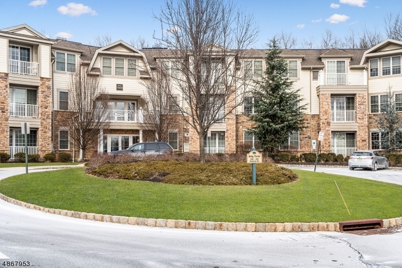 369 Victoria Dr unit A2, Bridgewater, NJ 08807 - photo 1