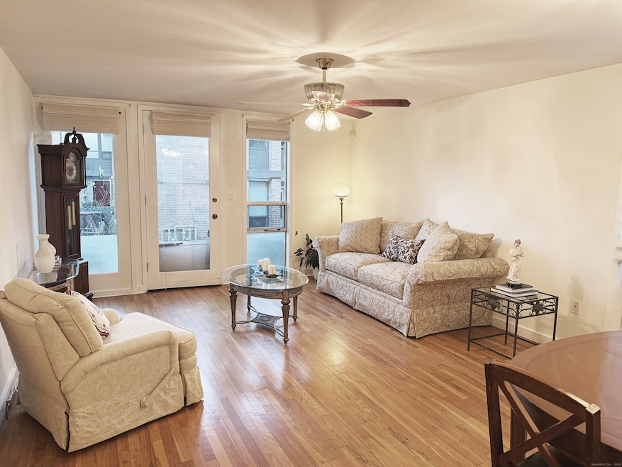 160 Fairfield Woods Rd unit 35, Fairfield, CT 06825 - photo 1