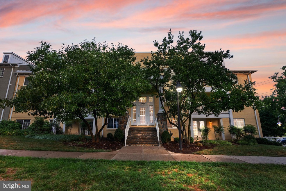 4069 S Four Mile Run Dr unit 204, Arlington, VA 22204 - photo 1