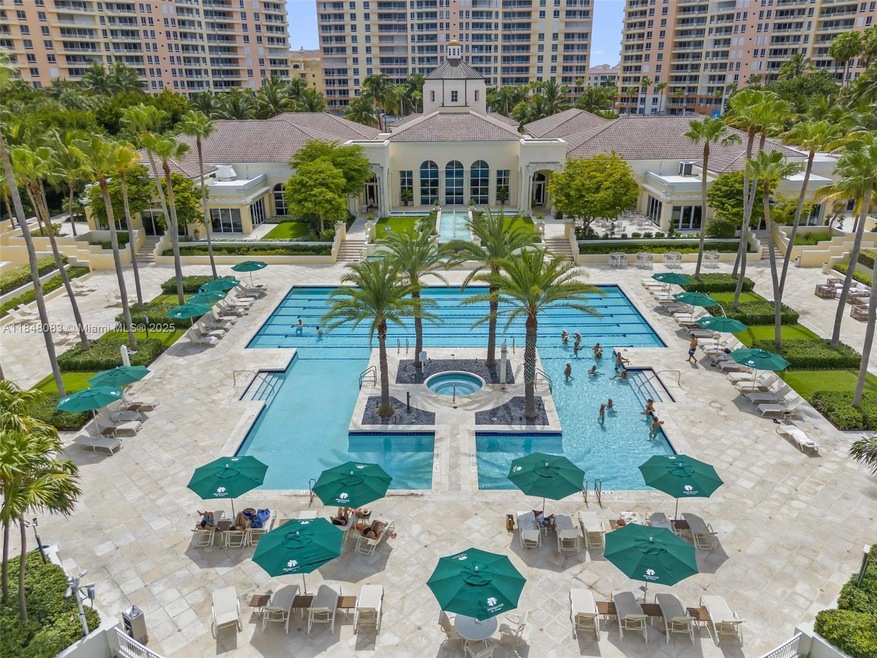 Resort Villas unit PH-3, Key Biscayne, FL 33149 - photo 1