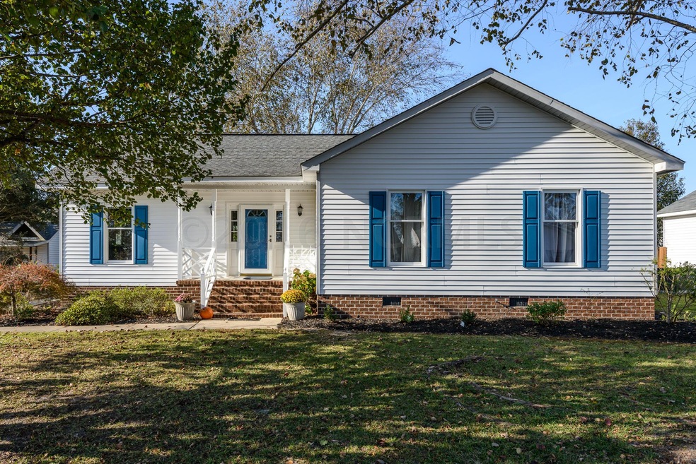 596 Bayberry Ln, Winterville, NC 28590 - photo 1