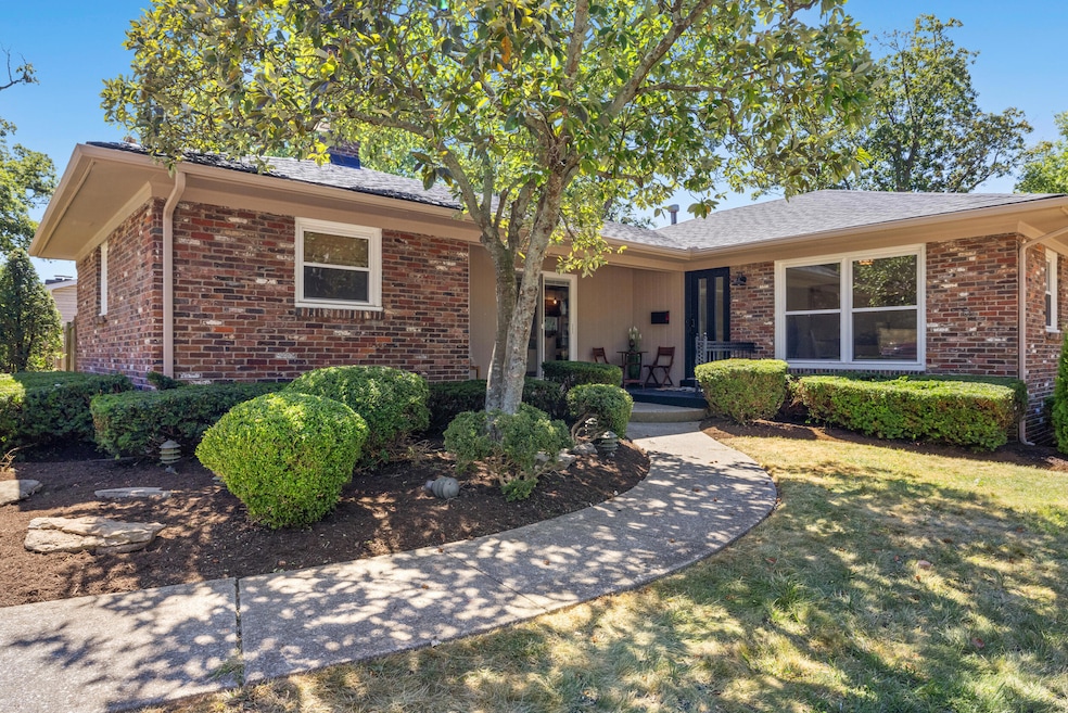 1000 Castleton Way, Lexington, KY 40517 - photo 1