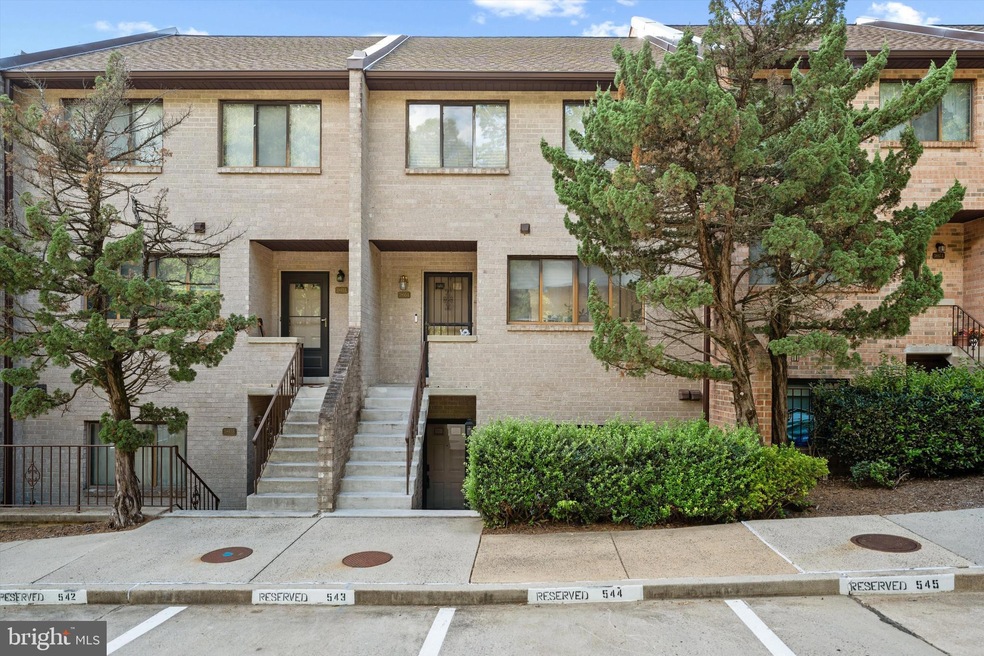 3895B Steppes Ct unit 3895B, Falls Church, VA 22041 - photo 1