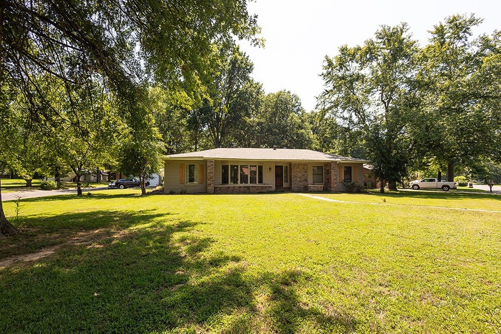 3009 Parkwood Dr, Rogers, AR 72756 - photo 1