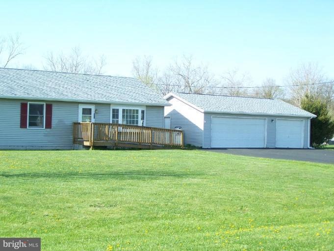 238 Kathys Ln, Hedgesville, WV 25427 - photo 1