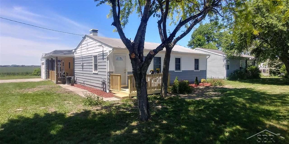 1282 S Airport Rd, Saginaw, MI 48601 - photo 1