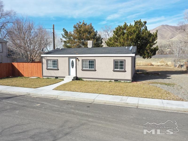 579 E 2nd St, Winnemucca, NV 89445 - photo 1