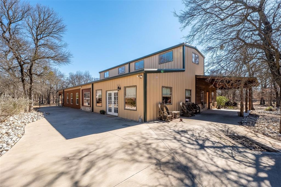 133 Silver Saddle Cir, Weatherford, TX 76087 - photo 1