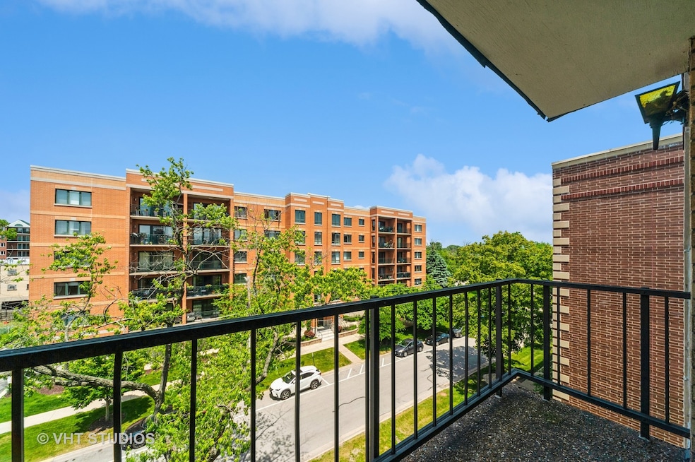 1623 Ashland Ave unit 5C, Des Plaines, IL 60016 - photo 1