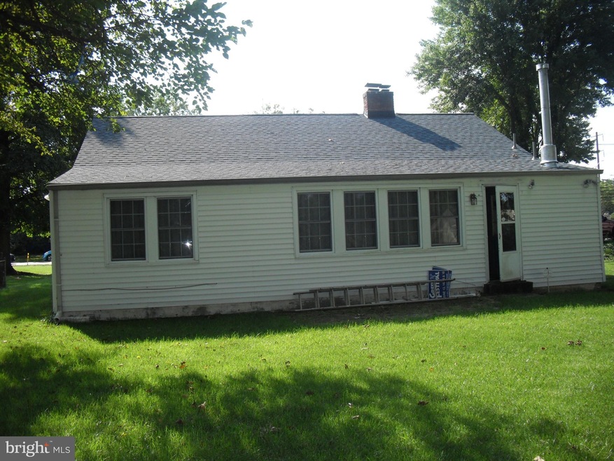 9512 Lanham Severn Rd, Lanham, MD 20706 - photo 1