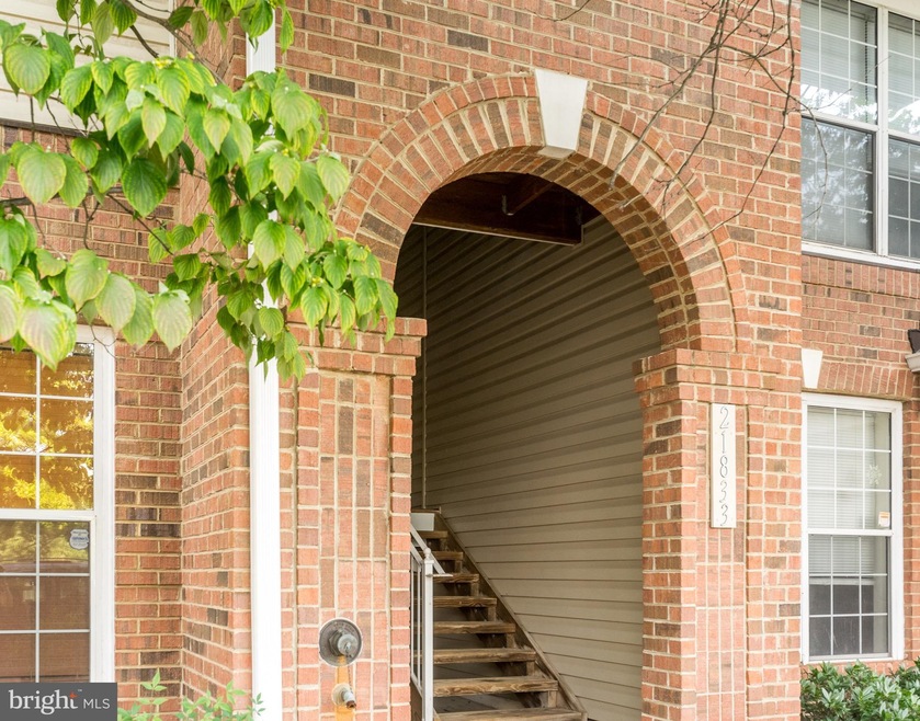 21833 Baldwin Square unit 302, Sterling, VA 20164 - photo 1