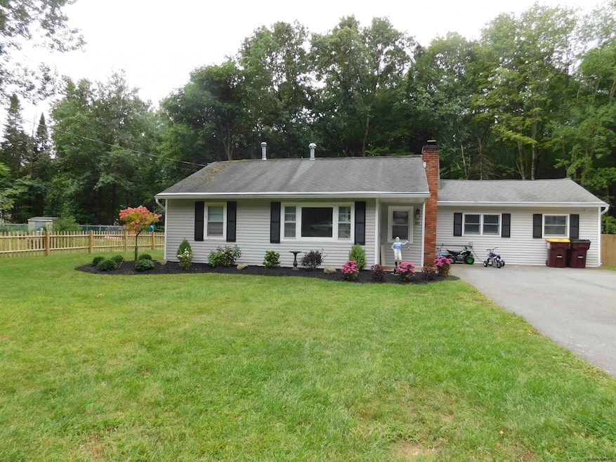 88 Jones Rd, Saratoga Springs, NY 12866 - photo 1