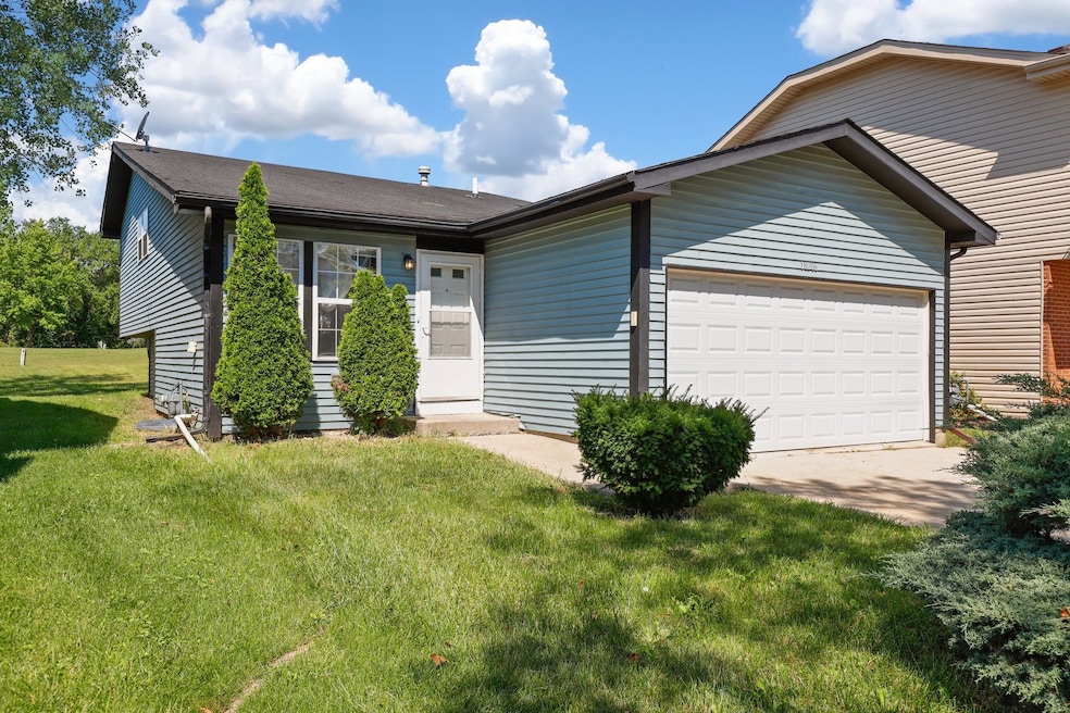 18206 Idlewild Dr, Country Club Hills, IL 60478 - photo 1