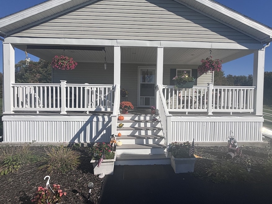 32 Kendall Ct, Raynham, MA 02767 - photo 1