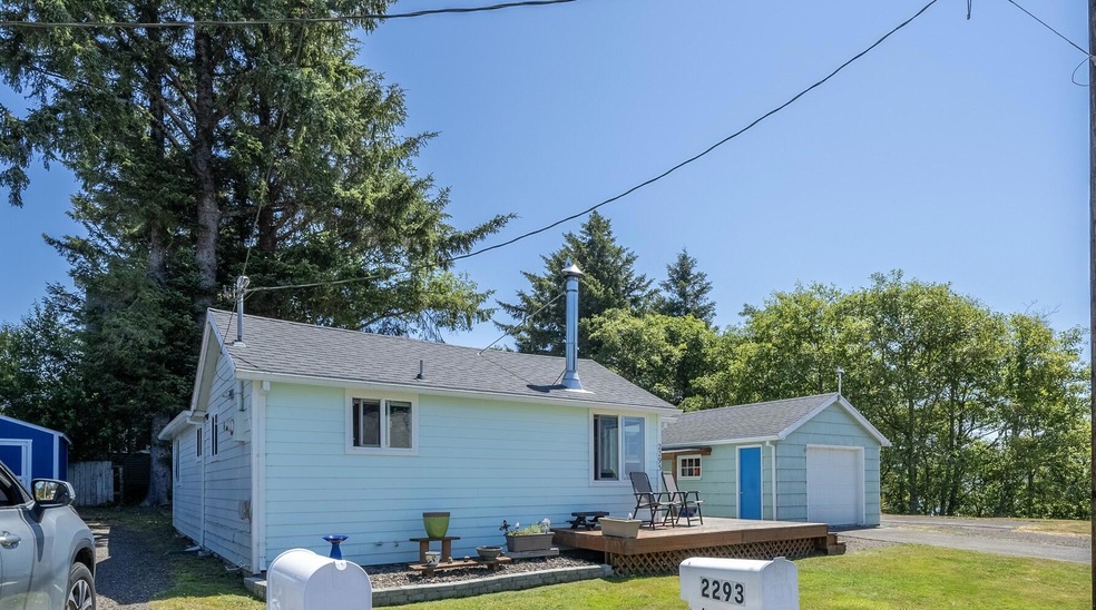 2293 Bayview Ave