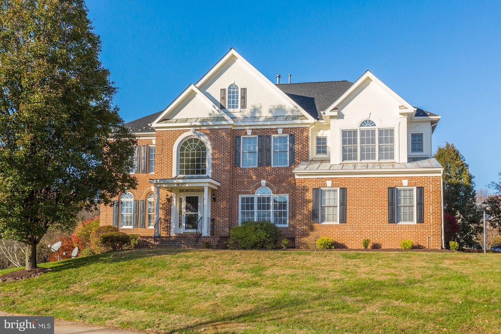 16502 Harbour Town Dr, Silver Spring, MD 20905 - photo 1