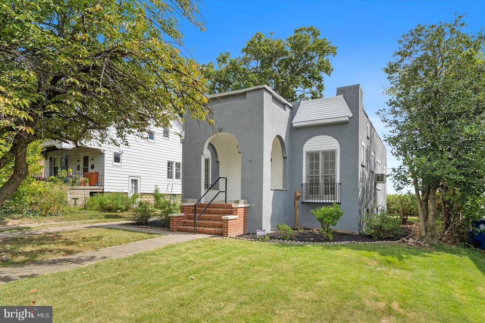 4407 Harcourt Rd, Baltimore, MD 21214 - photo 1