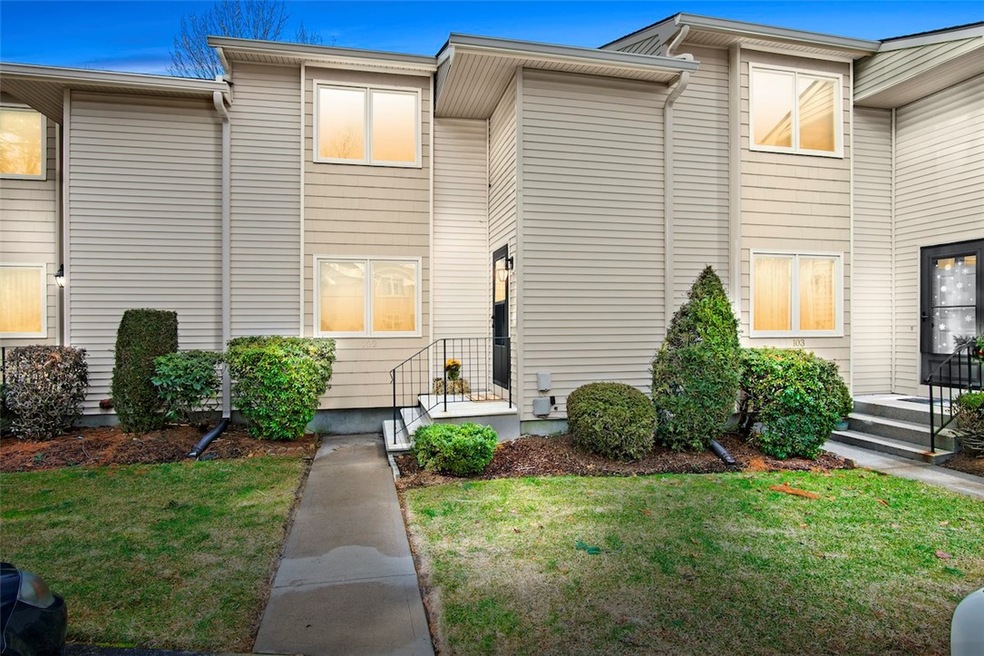 500 E Greenwich Ave unit 102, West Warwick, RI 02893 - photo 1